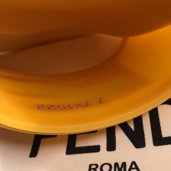 NEW - FENDI Logo-Embossed Baguette Rubber Slide Sandals - Yellow Size US 7 - Picture 5 of 13